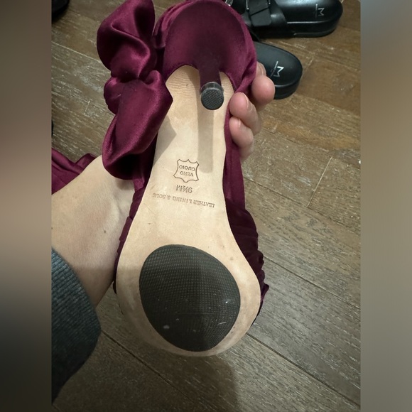 Shoes Leon Max leather, Chloe Burgandy satin bow open…like new, size 9 1/2 - Picture 5 of 5